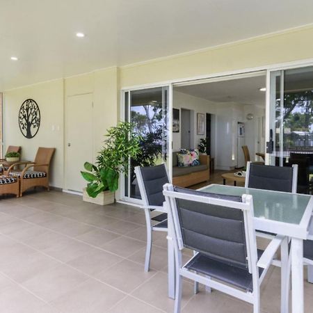 Ground Floor Air Conditioned, Fabulous Waterviews Overlooking Pumicestone Passage Bongaree エクステリア 写真