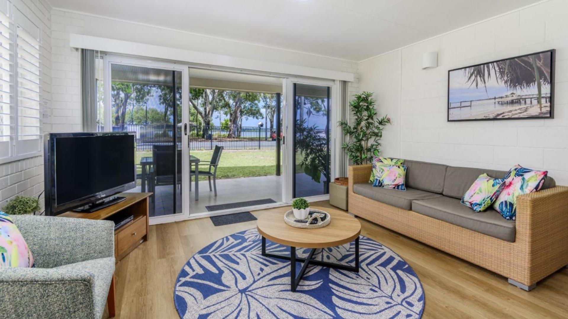 Ground Floor Air Conditioned, Fabulous Waterviews Overlooking Pumicestone Passage Bongaree エクステリア 写真